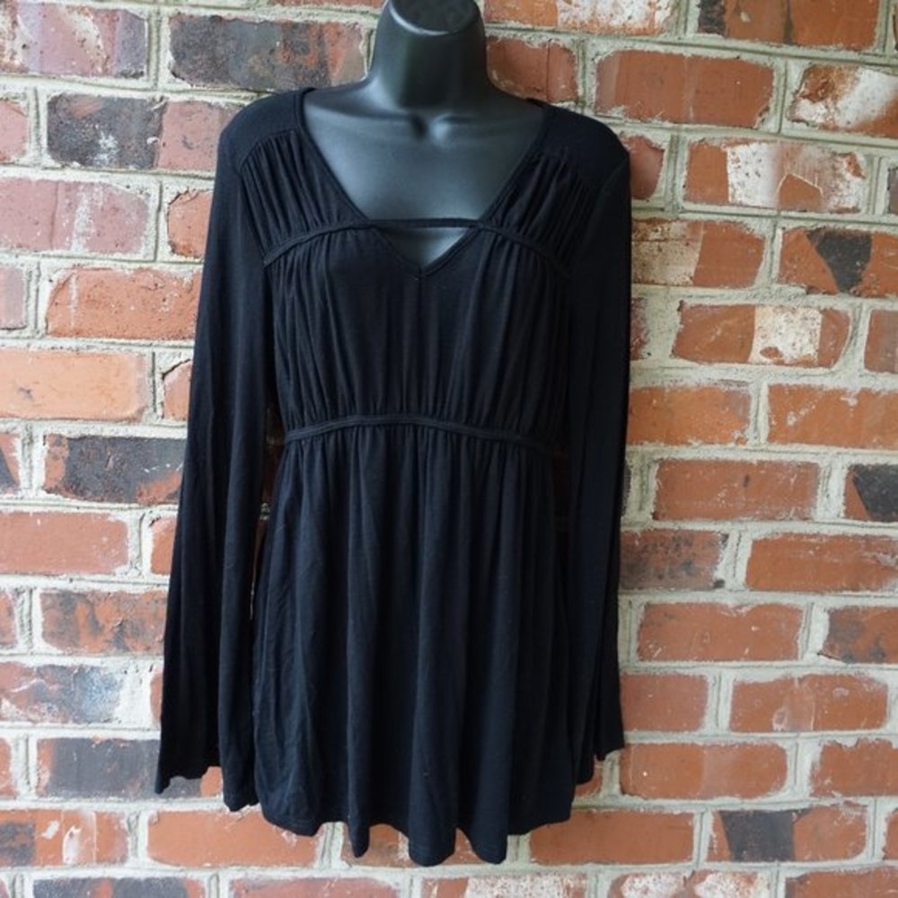 Women's Black Suzanne Betro Tunic